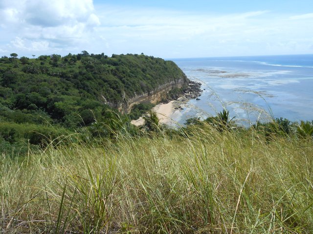 Les falaises de Mtsanga Papani avant la descente vers Moya
