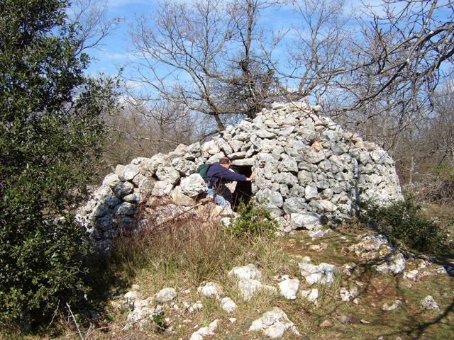 La région est pasermée des ces cabanes en pierres sèches