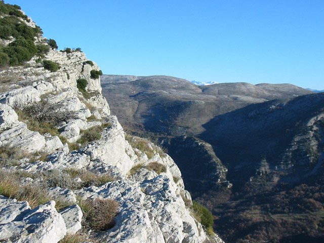 Quelques neiges apparaissent à l'horizon