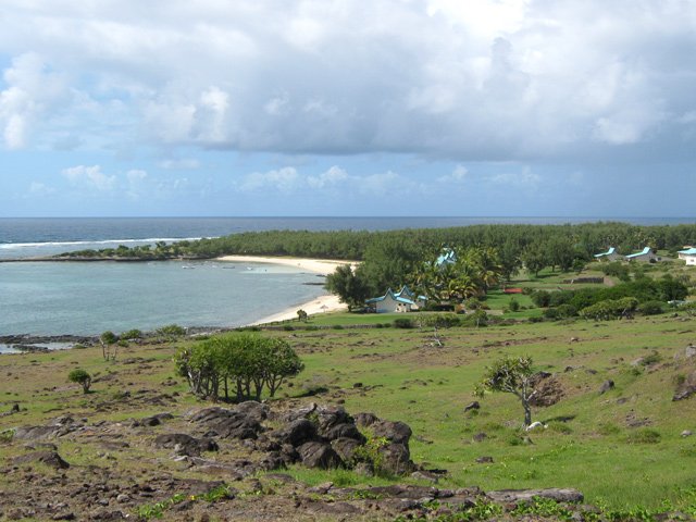 Les plages de sable clair ont attiré les hôtels