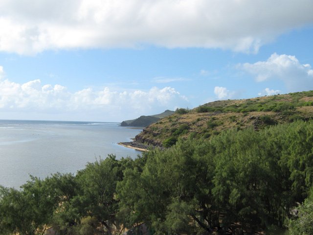 Une bonne idée de la côte qui attend le marcheur