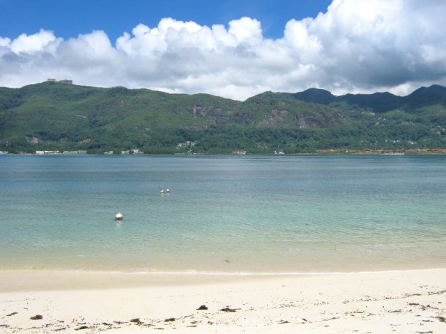 Mahé, à quelques encablures de l'Île aux Cerfs