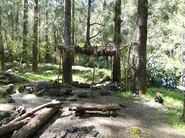 Le premier bivouac en rive droite