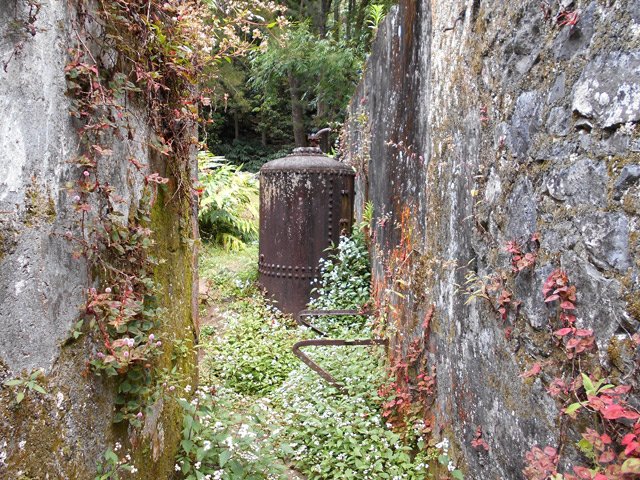 Vestige de chauffe-eau destiné aux bains