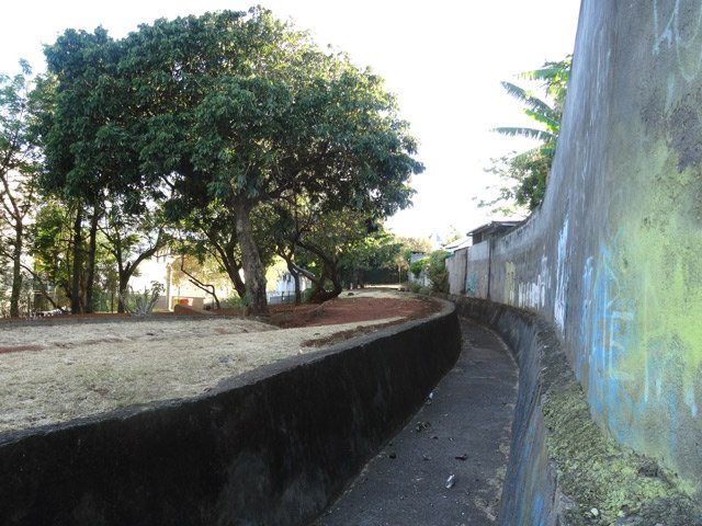 Boucle 1 : On peut facilement marcher au fond du canal à plat et cimenté