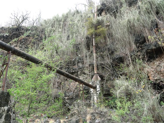 Le tuyau qui remonte à la station