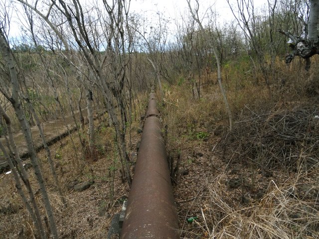 Quelques vestiges de la canalisation en direction du lycée