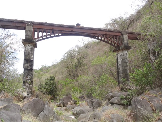 La pile en rive droite ne résistera pas à plusieurs cyclones