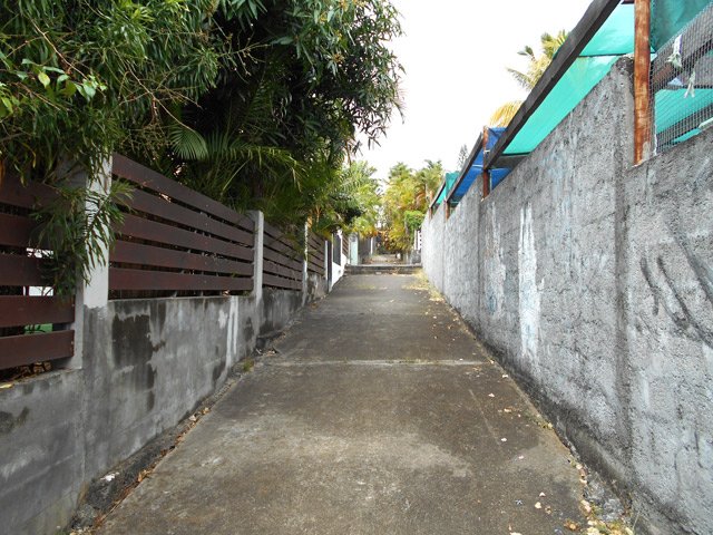 Attention, tous les raccourcis entre les rues du lotissement ne sont pas aussi faciles d'accès