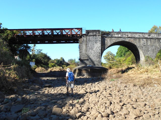 Passage sous le pont de l'Avenue du Docteur Verges