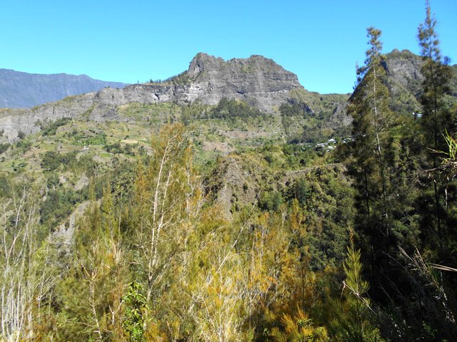 Le Gros Morne de Gueule Rouge depuis le belvédère du sentier Bois Rouge