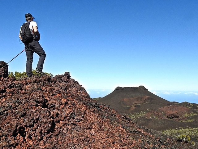 Plus on monte et mieux on profite de tous les puys environnants