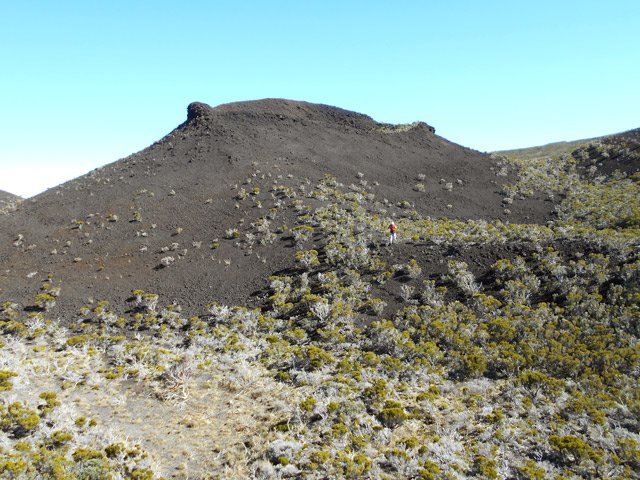 La végétation est très rarement un obstacle pour rejoindre tous les puys
