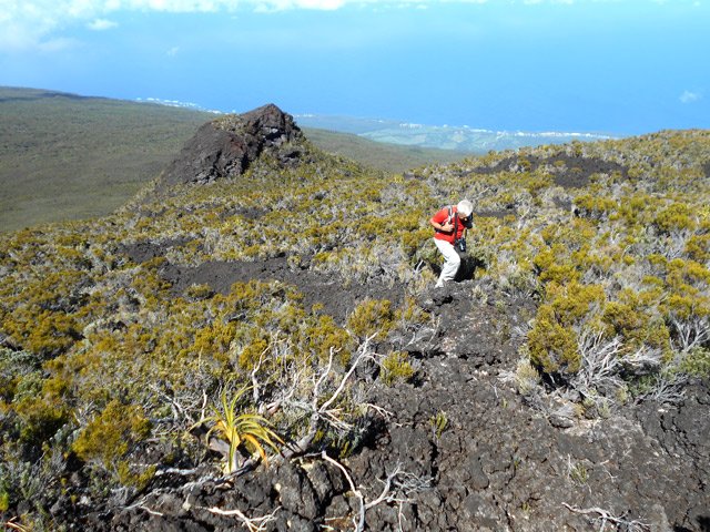 La remontée du petit piton n°15 s'effectue principalement sur des gratons d'une ancienne coulée