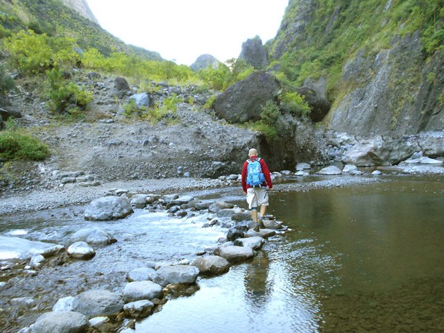 Trois gués avant la montée. Ils sont régulièrement emportés par les crues.