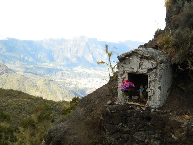 L'oratoire vieillissant du Col du Taïbit