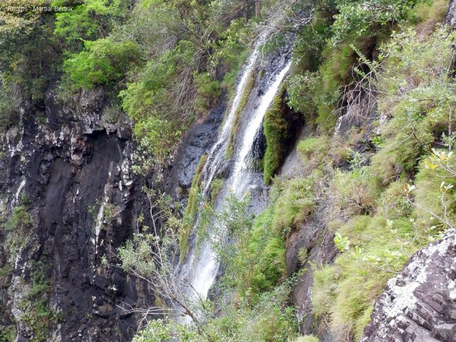 Certaines chutes sont un peu éloignées du regard