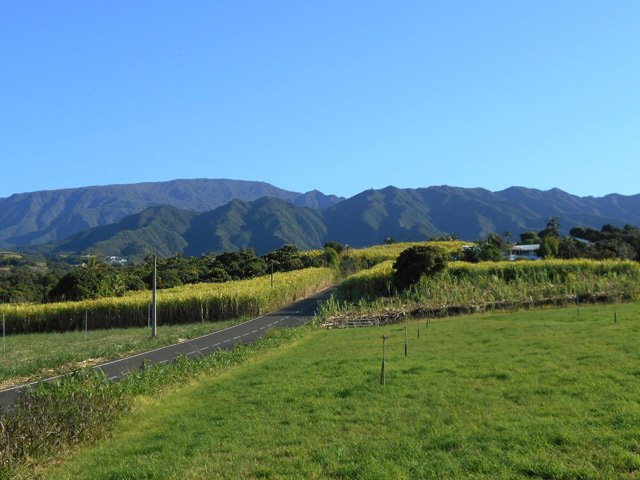 Très beau panorama vers le Makes et le Dimitile en sortant du Parc du Gol