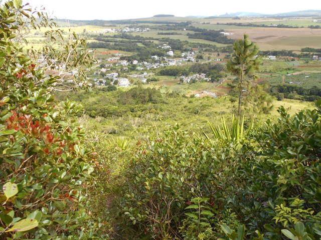 On retrouve la descente plus facile avec vue sur les cultures et villages