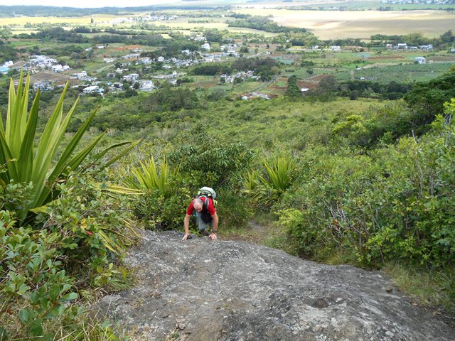 Le passage basaltique peut être glissant par temps de pluie