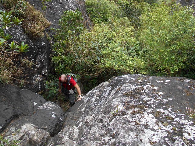 Bien chercher la place du pied et des mains avant de se lancer