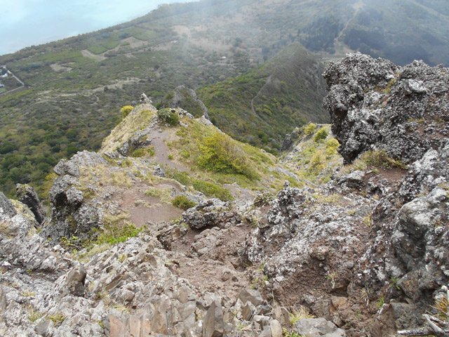 Les derniers mètres de montée pour atteindre la croix métallique