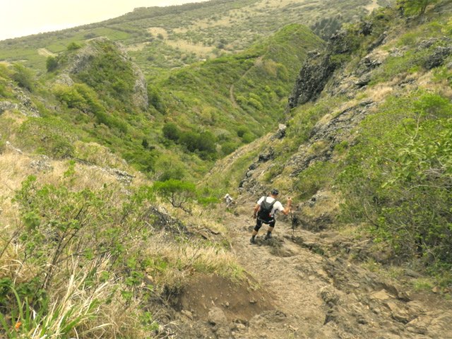 Le bâton empêche de dégringoler beaucoup plus bas