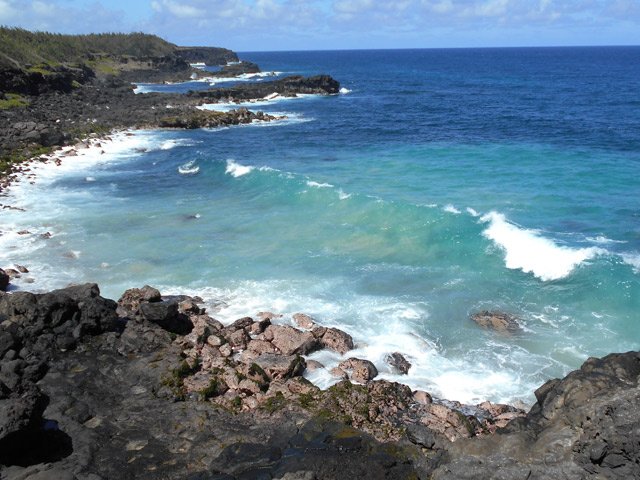 Trop de cailloux pour se baigner. Il vaut mieux chercher les arches
