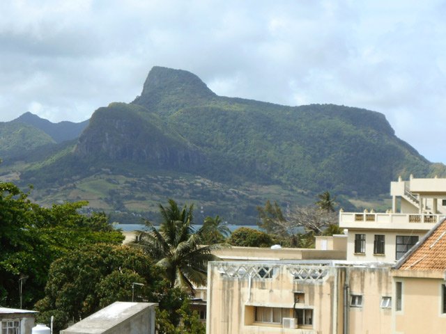 Le Lion vu de la terrasse au petit déjeuner, de quoi donner envie d'y monter