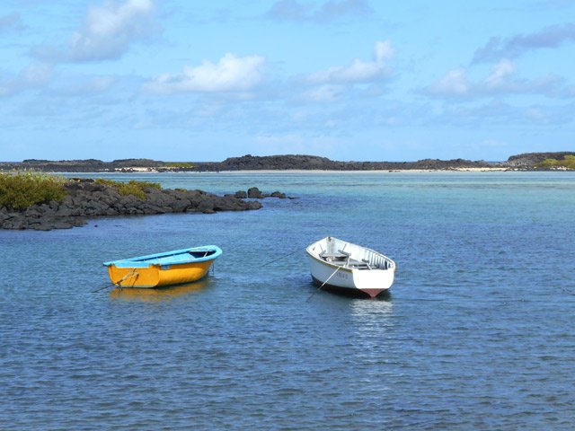 Paysages reposants d'eau très calme