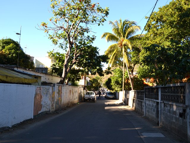 Une rue de Tamarin pour rejoindre la mer