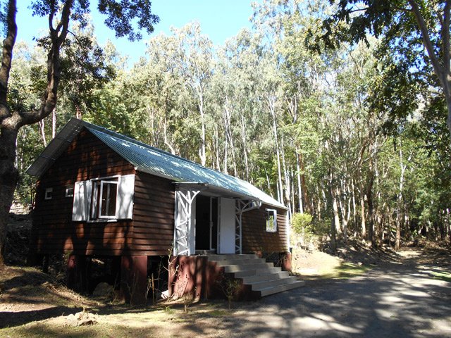 La case en bois du Centre d'Information de la Rivière Noire