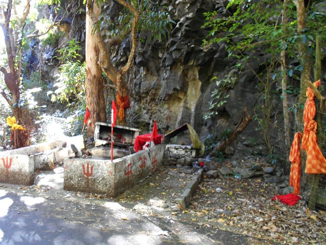 Même délabré, l'oratoire reste toujours un lieu de culte