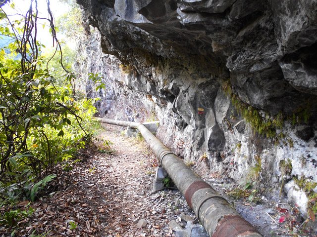 L'endroit est à l'abri en cas de pluie mais gare aux chutes de pierres