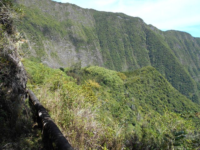 Vue sur l'Îlet à Guillaume depuis la canalisation
