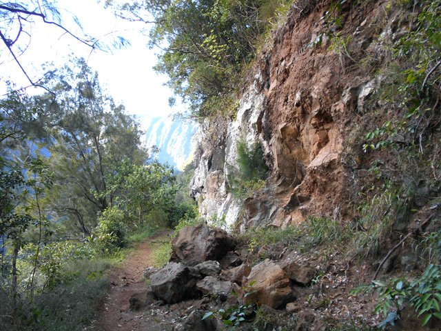 Et ces éboulis se produisent de temps en temps. Eviter les jours de pluie