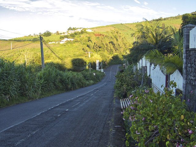 Les habitations près du croisement vers la Pièce Jeanne