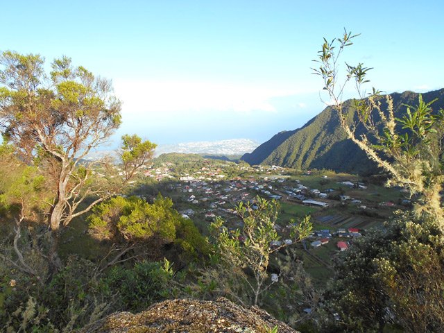 Le soleil se lève sur le village de Dos d'Ane