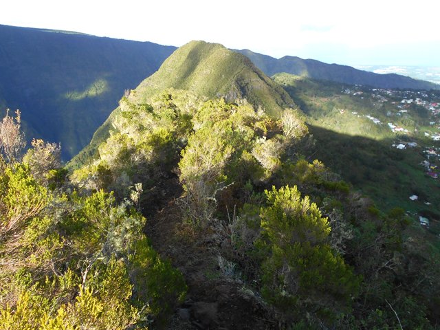 Dernier coup d’œil sur Dos d'Ane et le Port avant la montée vers la Roche Ecrite