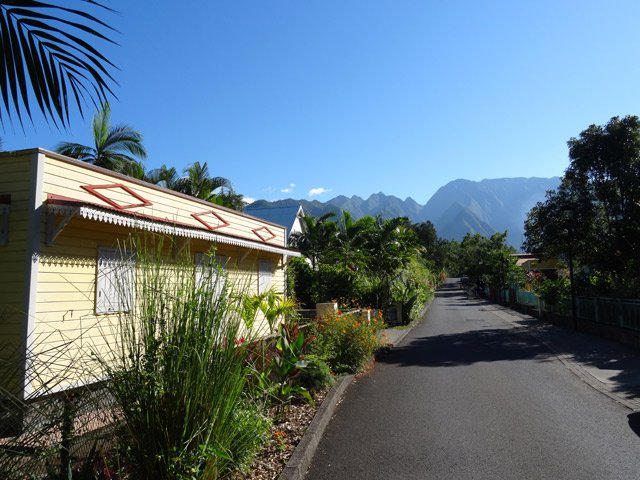 Et partout de belles cases créoles avec magnifiques panoramas