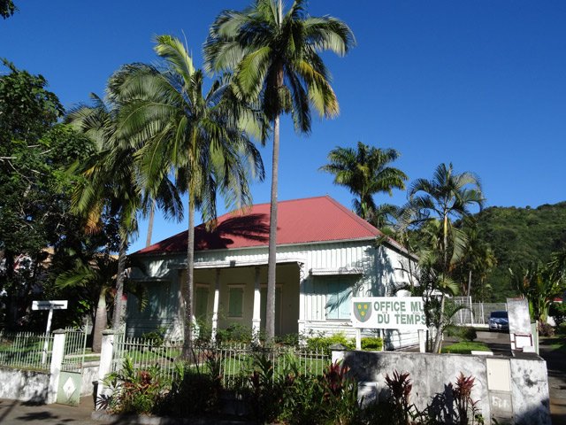 Une case de la municipalité sous ses cocotiers