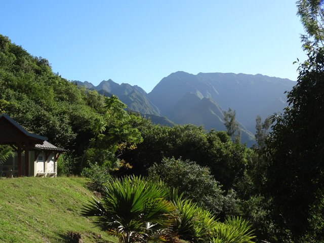 Vue sur le Dimitile avant d'entamer la montée du Coteau Sec