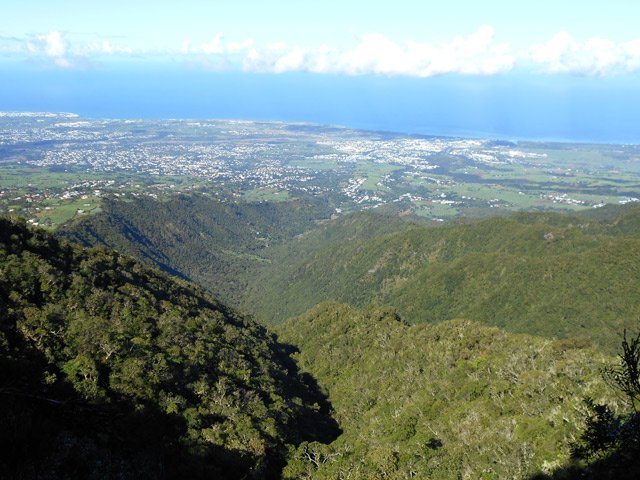 Large vallée de la Ravine Grand Fond