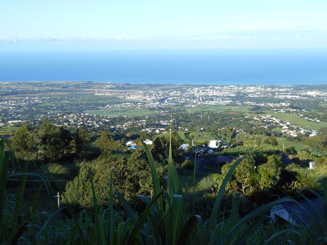 Vastes panoramas sur la côte de Saint-Pierre à l'Etang Salé