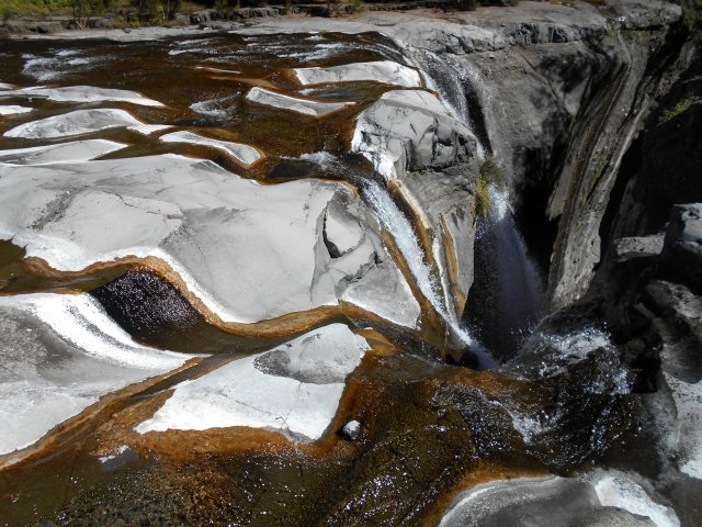 Dernier coup d’œil à la chute avant de repartir vers le Taïbit