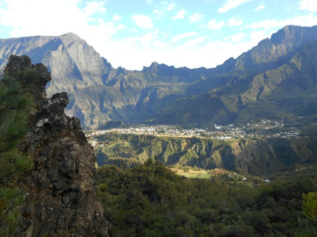 Dernier regard sur Cilaos et le cirque avant le retour
