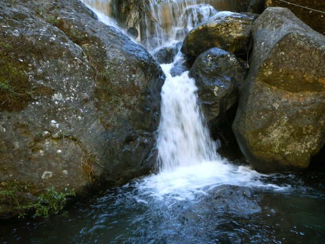 Une petite chute sur la Ravine des Calumets près du gué du barrage