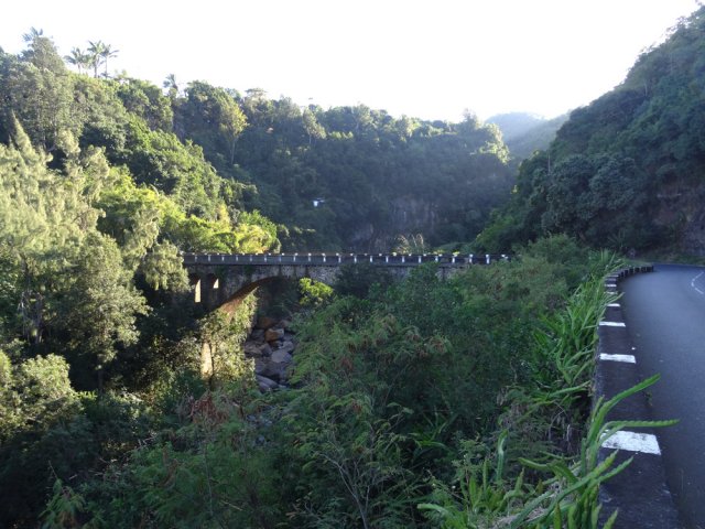 Superbe ouvrage que ce pont au-dessus de la Ravine des Avirons