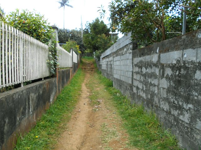 Préférer les ruelles à la route pour rejoindre le stade