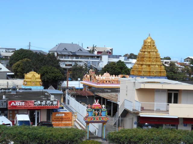 On passe au plus près du temple de la Saline, en réfection en septembre 2018